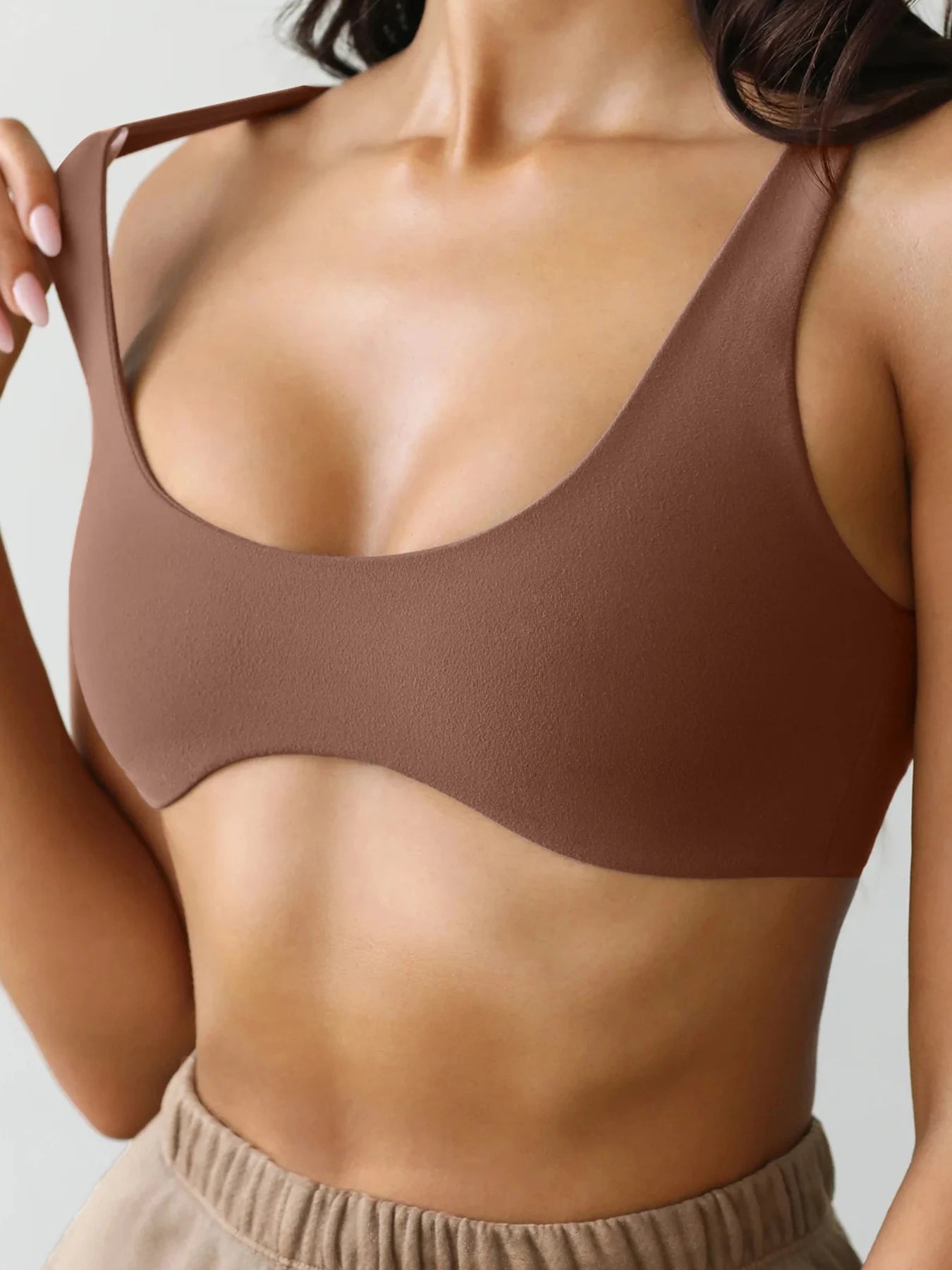 Unique design hot selling U-neck fitness suit, nude double-sided brushed yoga suit, tight fitting sports bra